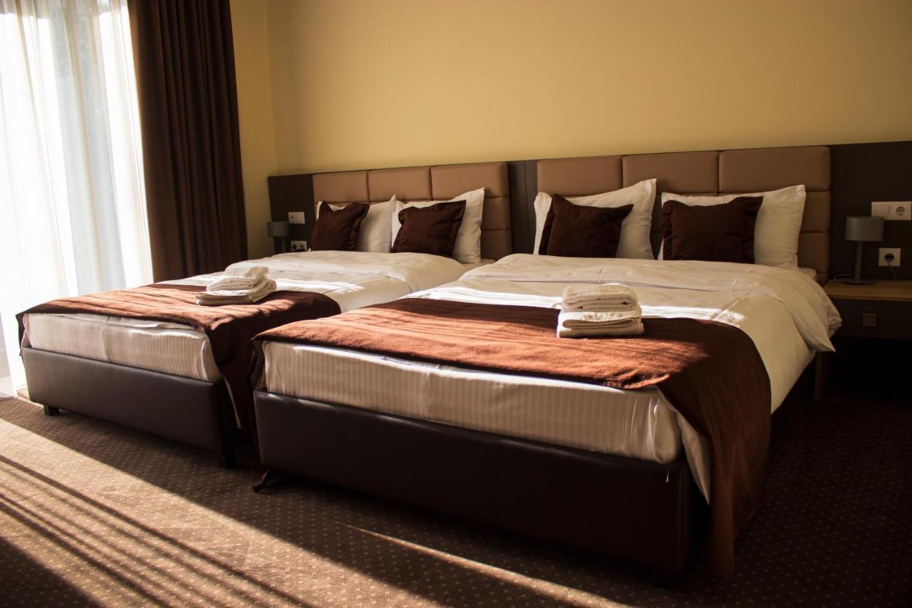 Bernardazzi Grand Hotel คีชีเนา ภายนอก รูปภาพ