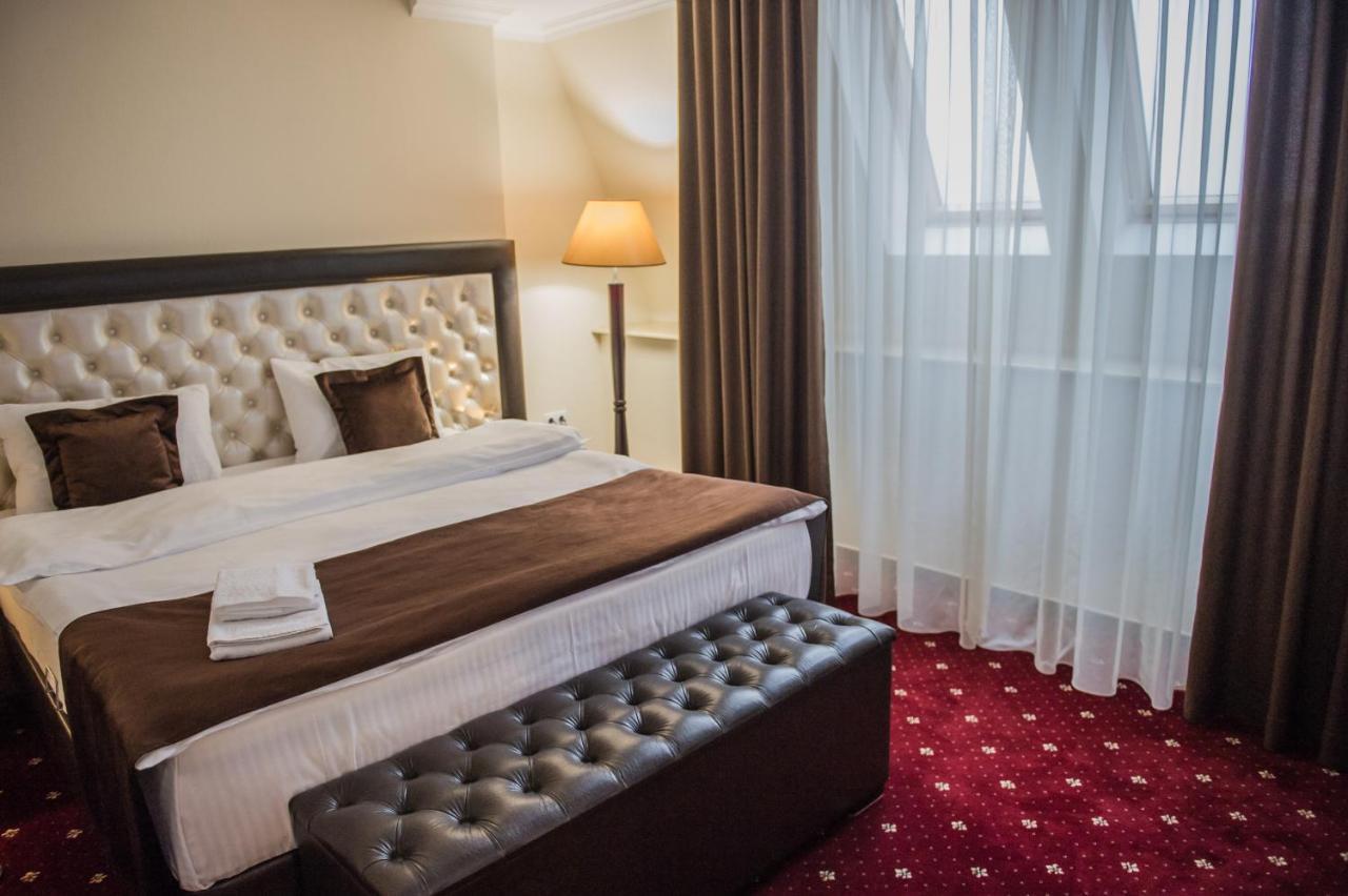 Bernardazzi Grand Hotel คีชีเนา ภายนอก รูปภาพ