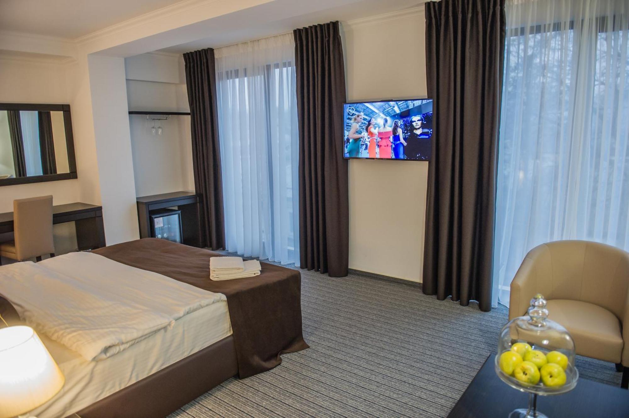 Bernardazzi Grand Hotel คีชีเนา ภายนอก รูปภาพ