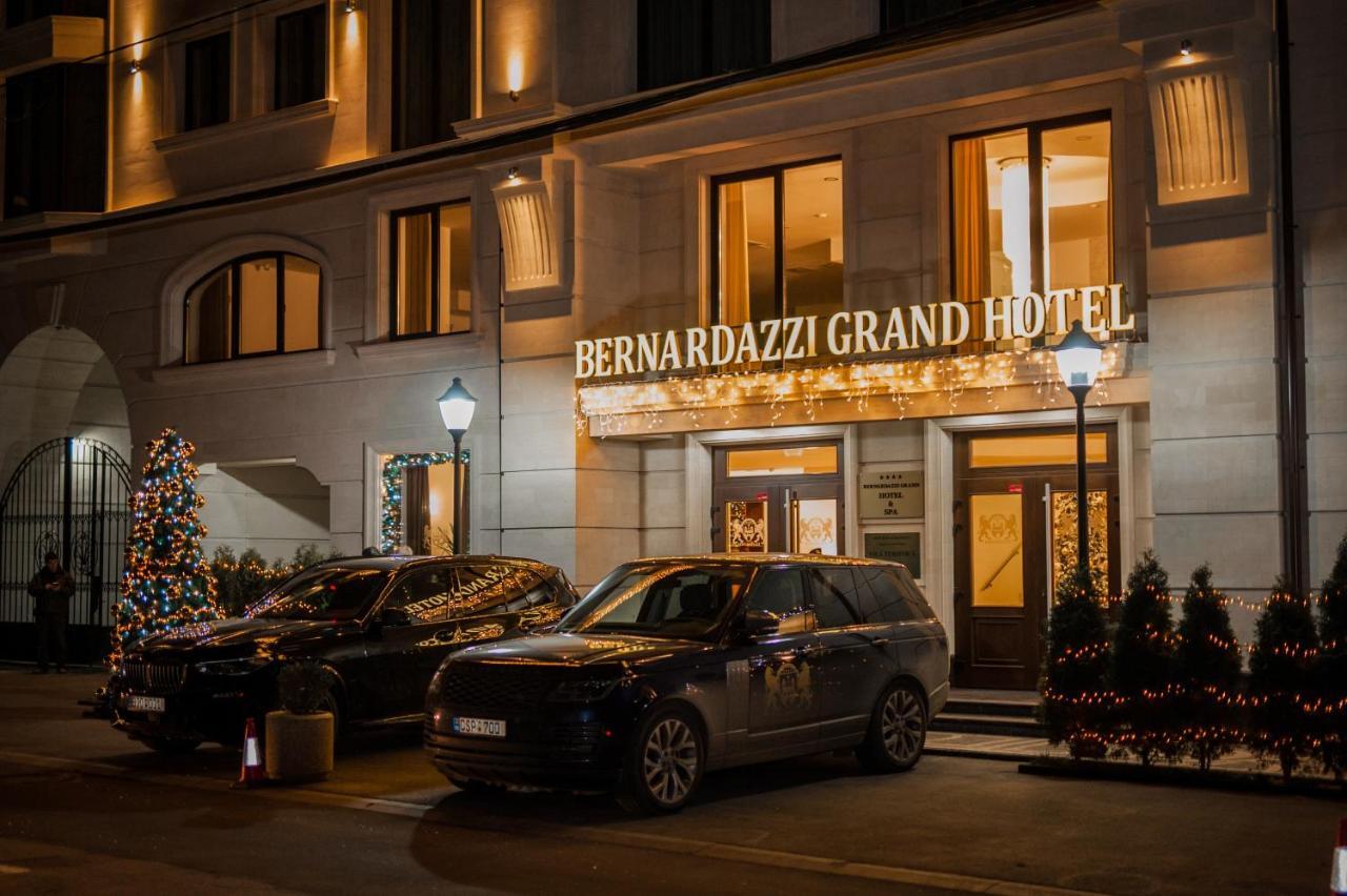 Bernardazzi Grand Hotel คีชีเนา ภายนอก รูปภาพ