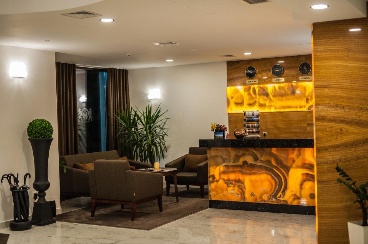 Bernardazzi Grand Hotel คีชีเนา ภายนอก รูปภาพ
