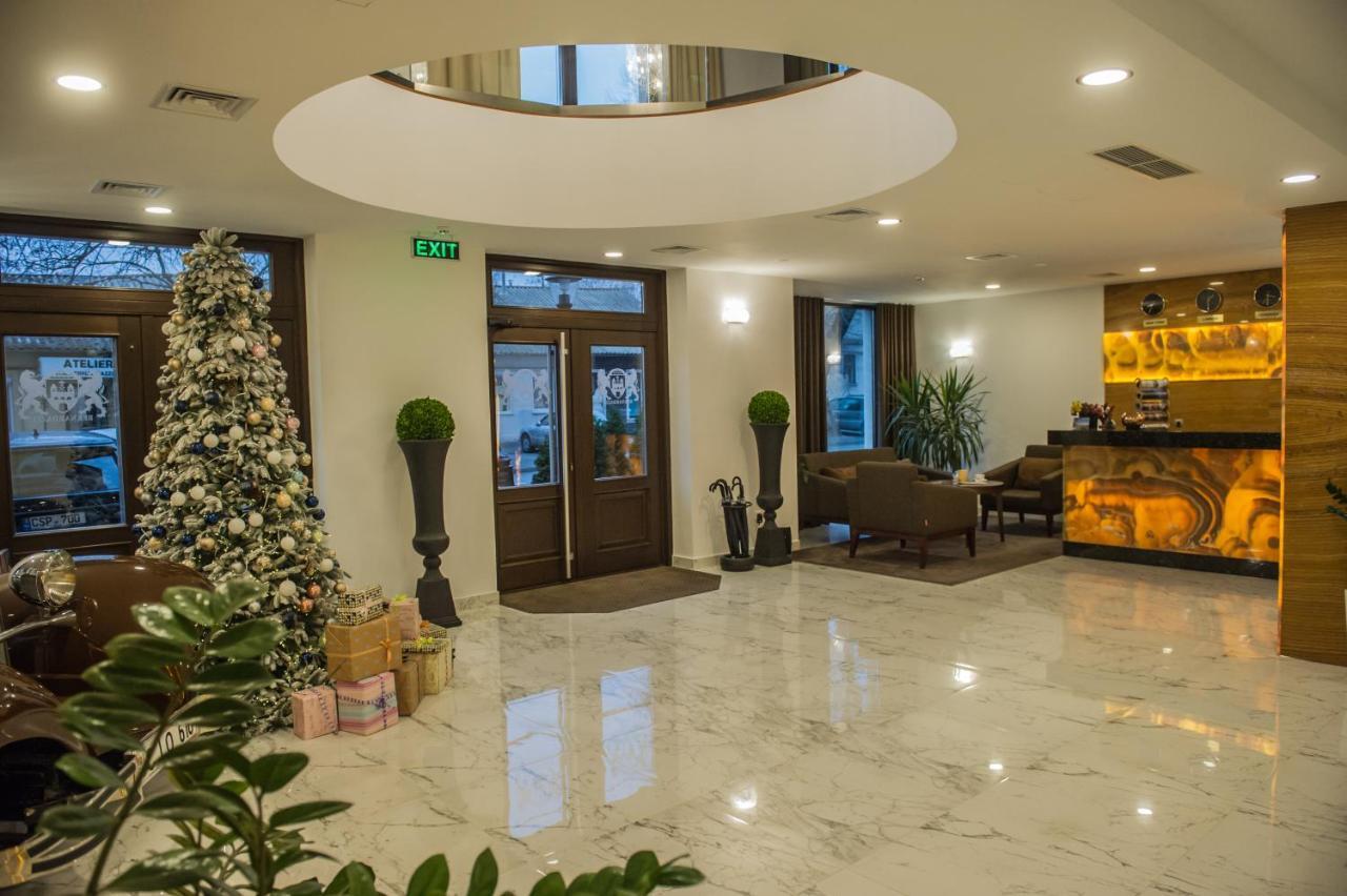 Bernardazzi Grand Hotel คีชีเนา ภายนอก รูปภาพ