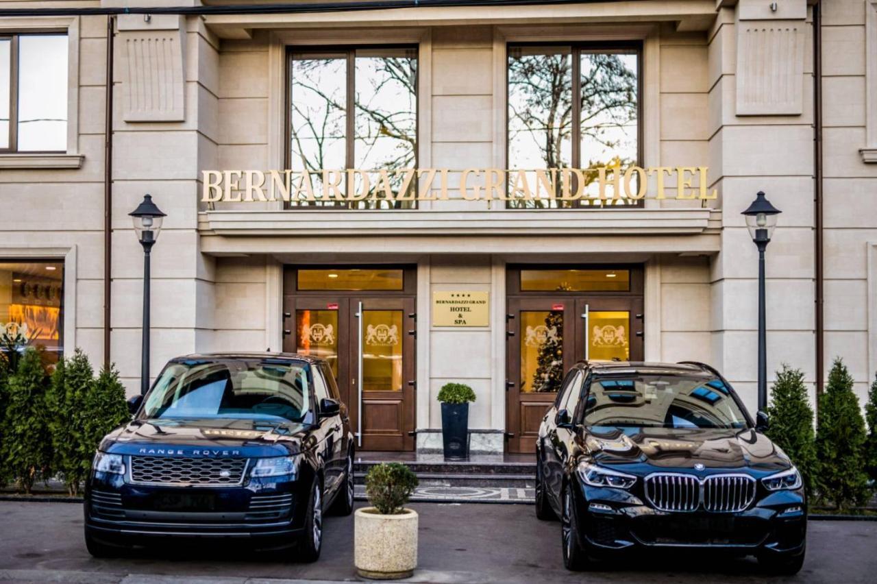 Bernardazzi Grand Hotel คีชีเนา ภายนอก รูปภาพ