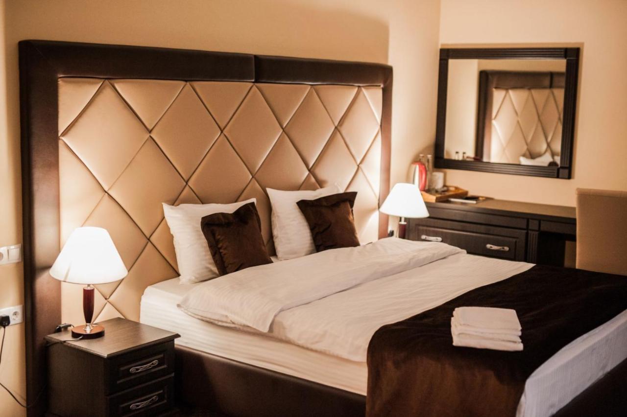 Bernardazzi Grand Hotel คีชีเนา ภายนอก รูปภาพ