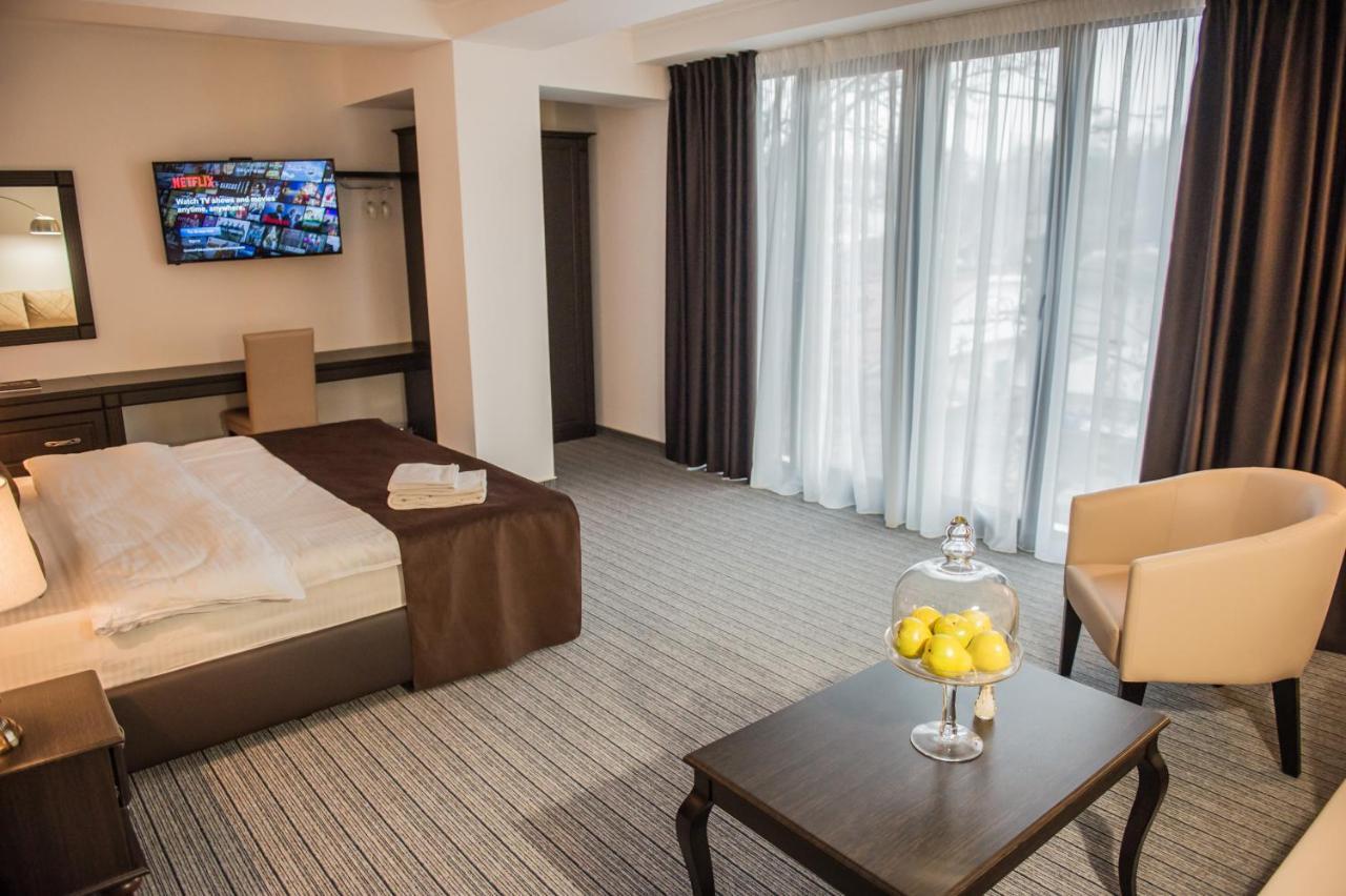Bernardazzi Grand Hotel คีชีเนา ภายนอก รูปภาพ